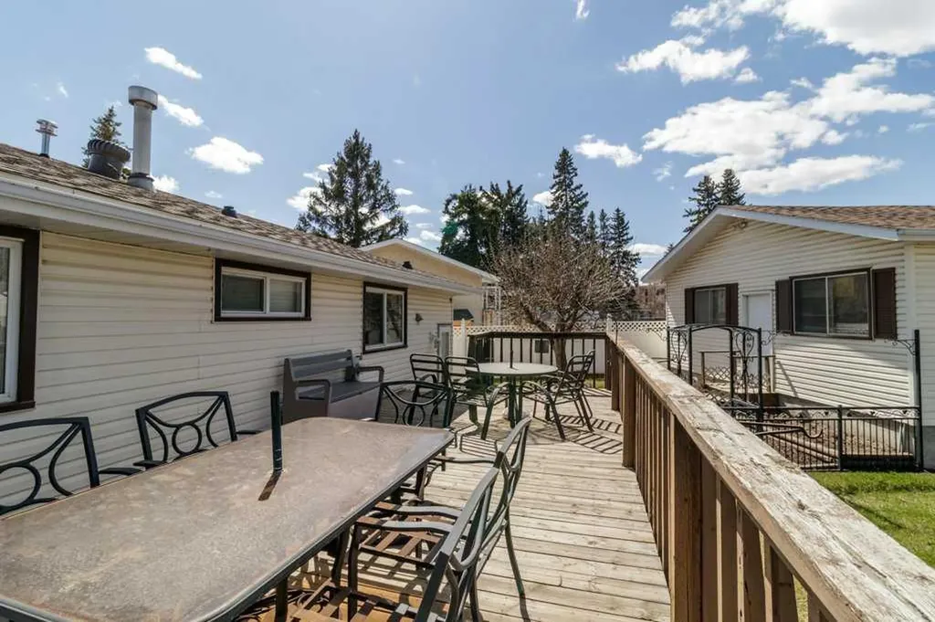 40 Neal Close Red Deer AB T4P 1N4