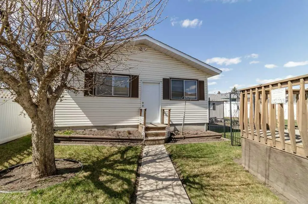 40 Neal Close Red Deer AB T4P 1N4