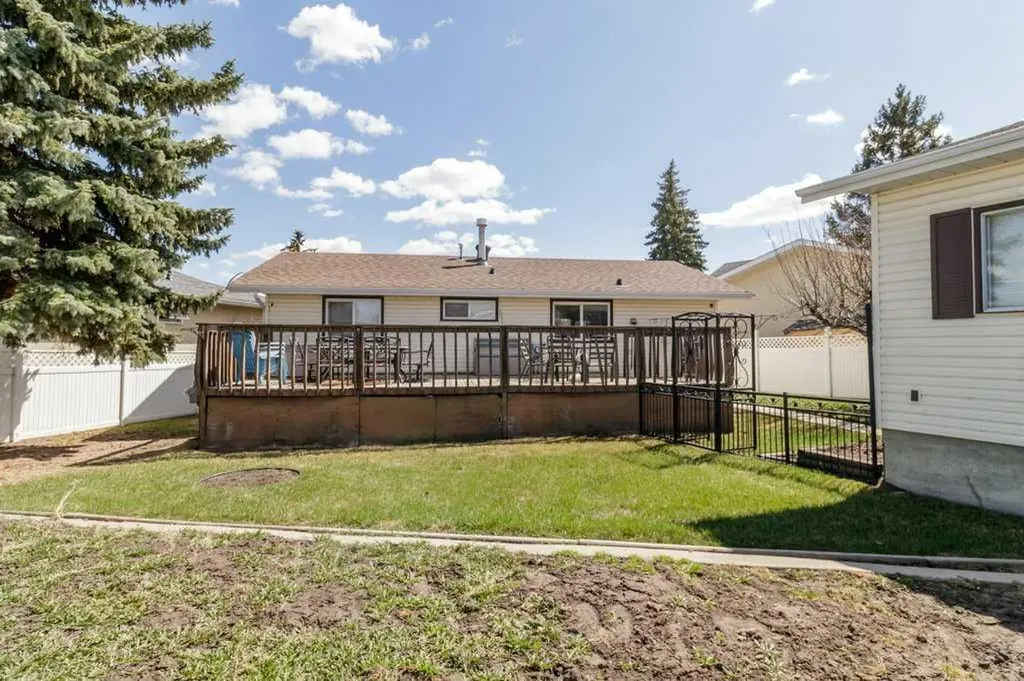 40 Neal Close Red Deer AB T4P 1N4