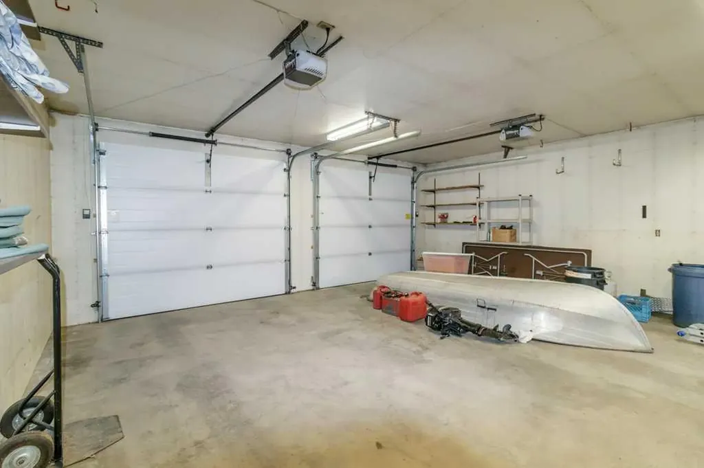 40 Neal Close Red Deer AB T4P 1N4
