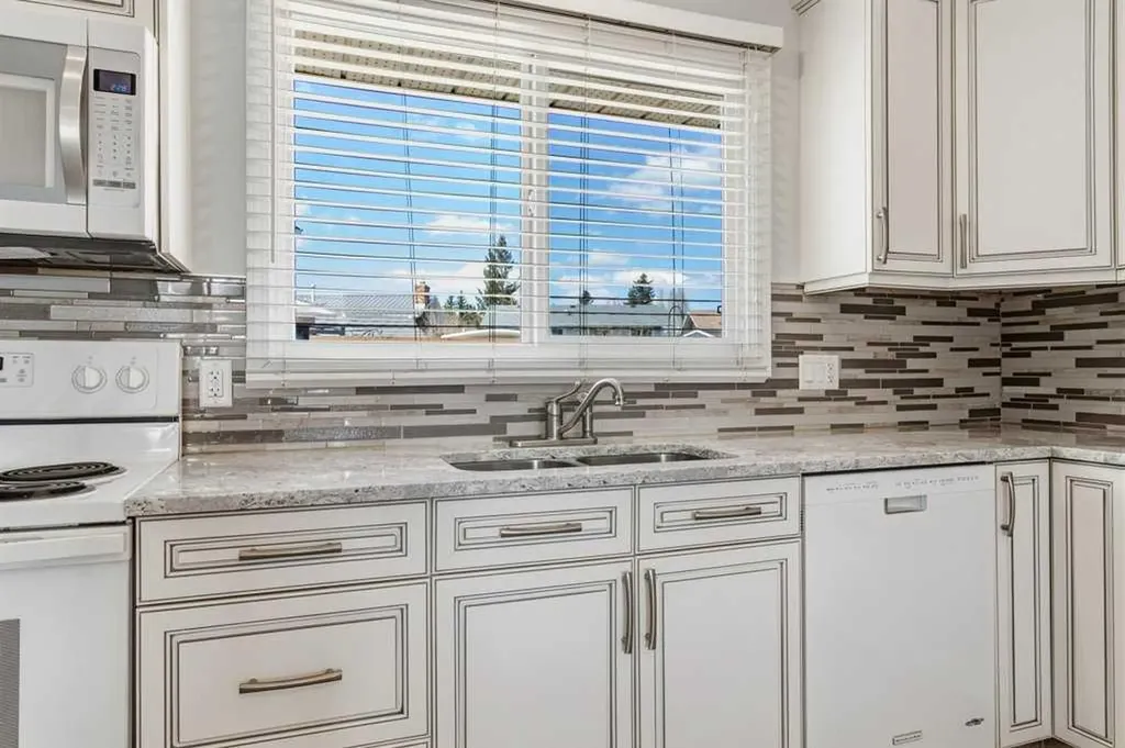 40 Neal Close Red Deer AB T4P 1N4