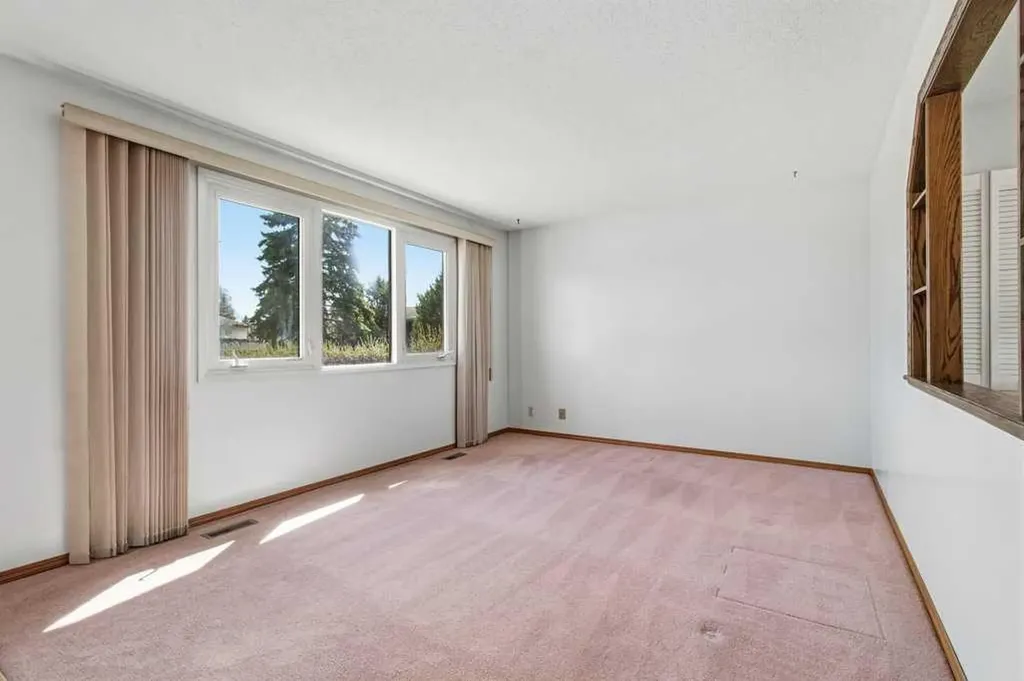 40 Neal Close Red Deer AB T4P 1N4