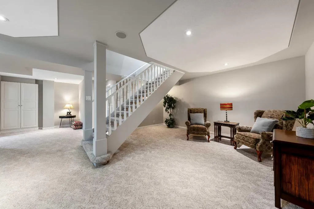 10423 Mapleridge Crescent SE Calgary AB T2J1Y8