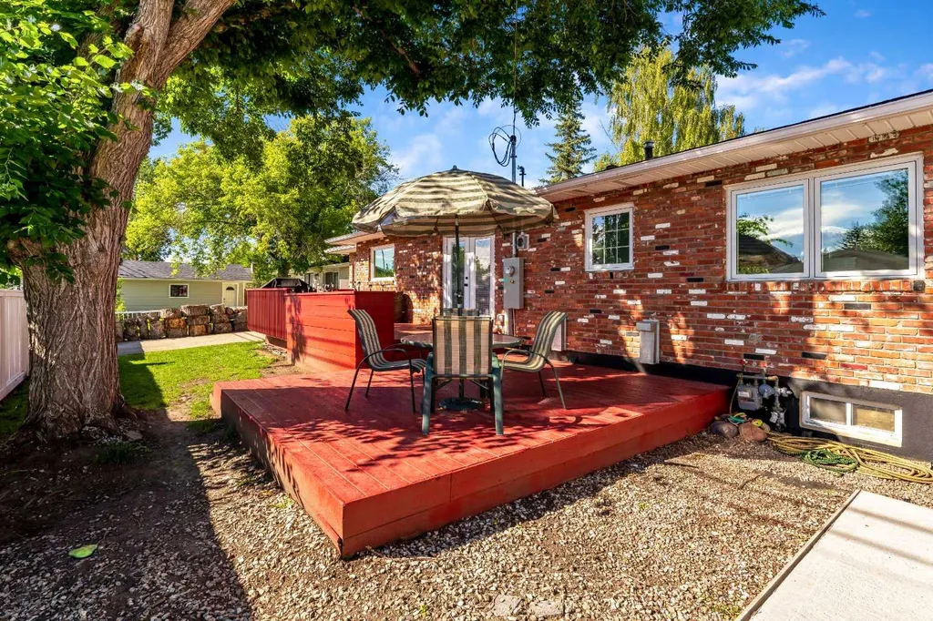 10423 Mapleridge Crescent SE Calgary AB T2J1Y8