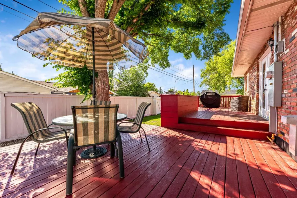 10423 Mapleridge Crescent SE Calgary AB T2J1Y8