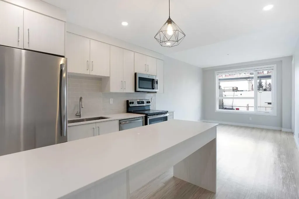 1734 11 Avenue SW Calgary AB T3C 0N4