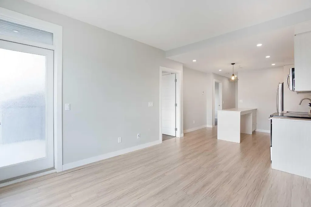 1734 11 Avenue SW Calgary AB T3C 0N4
