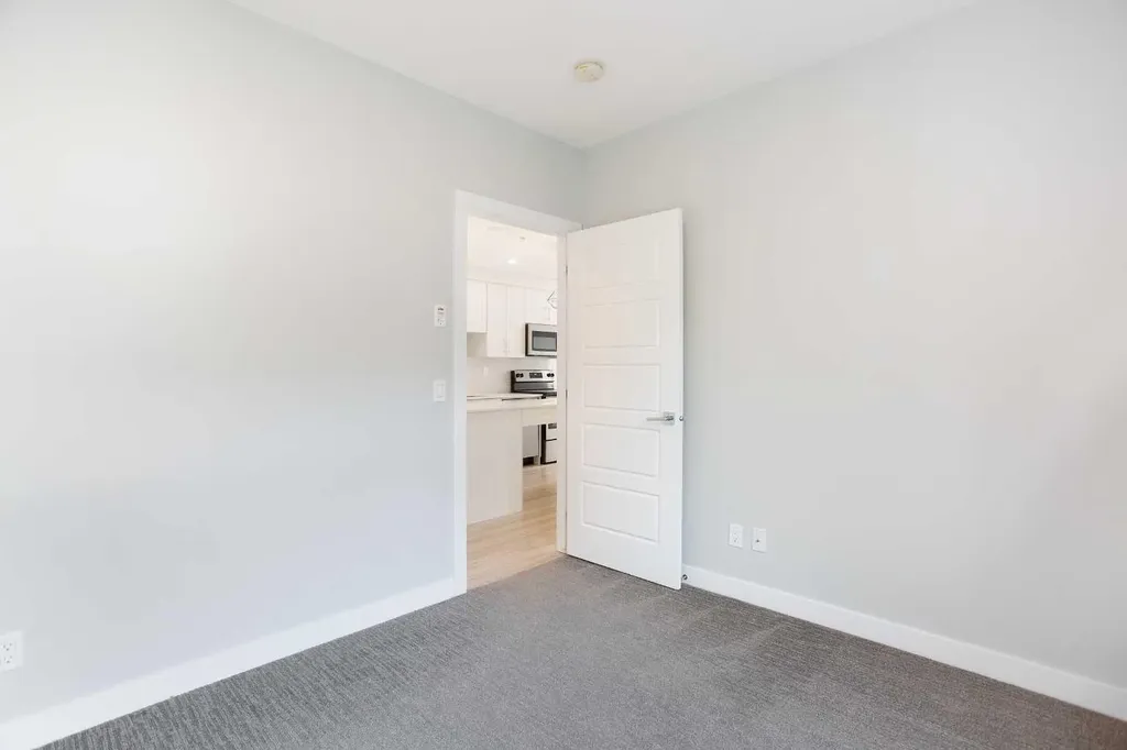 1734 11 Avenue SW Calgary AB T3C 0N4