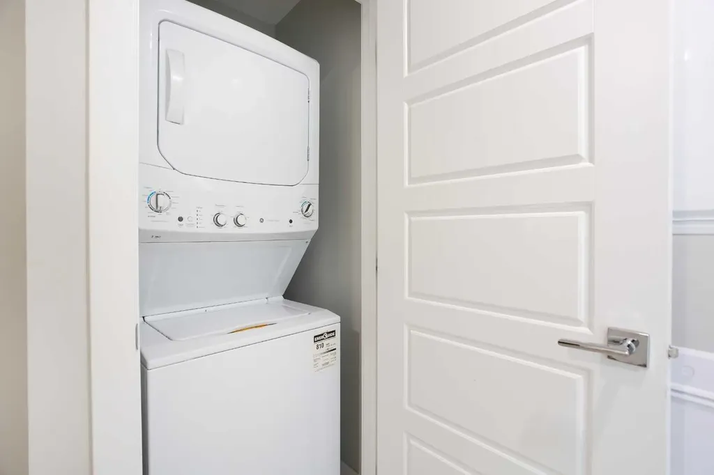 1734 11 Avenue SW Calgary AB T3C 0N4