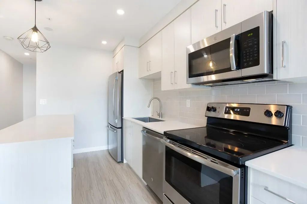 1734 11 Avenue SW Calgary AB T3C 0N4