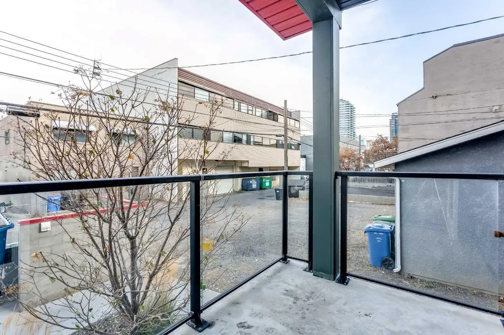 1734 11 Avenue SW Calgary AB T3C 0N4