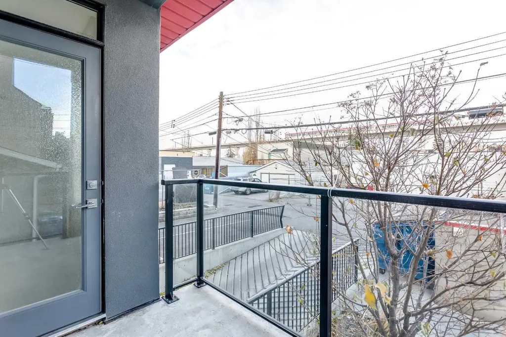 1734 11 Avenue SW Calgary AB T3C 0N4