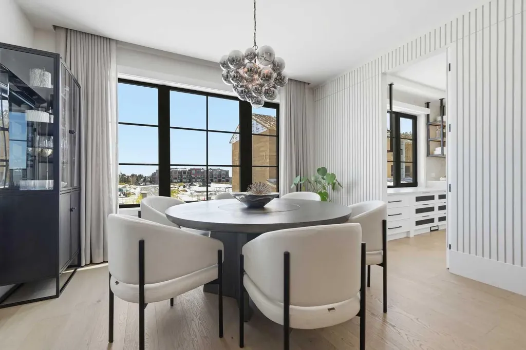 1700 73 Street SW Calgary AB T3H0J6