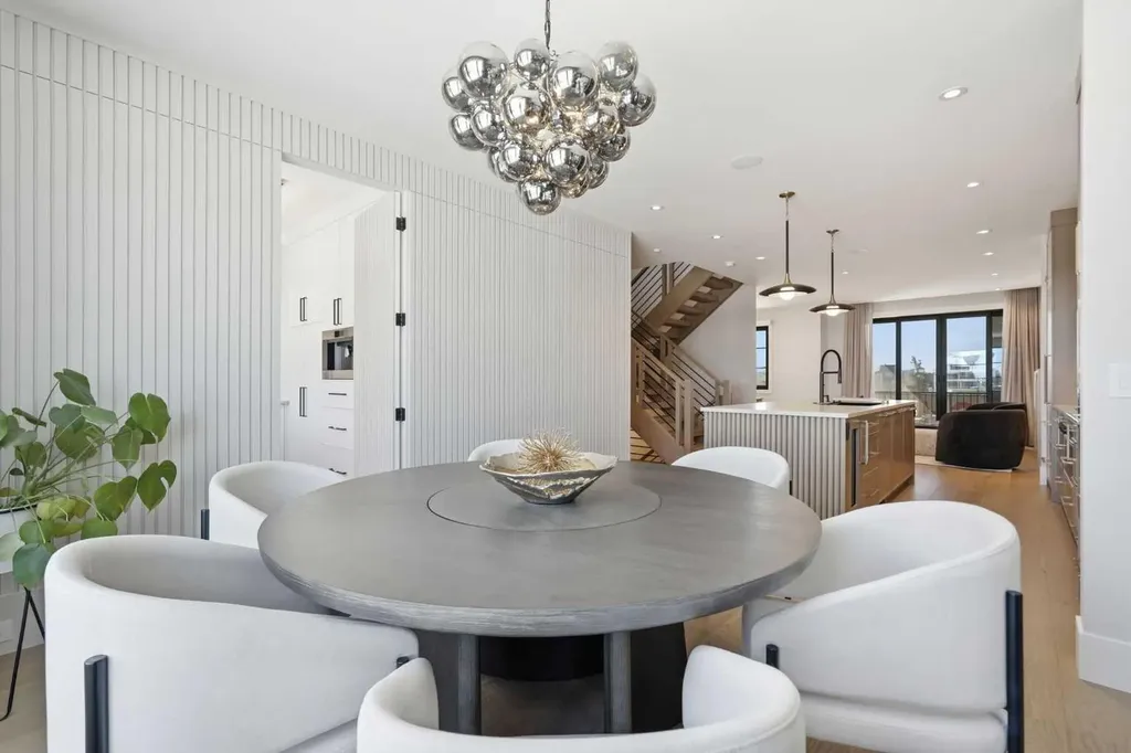 1700 73 Street SW Calgary AB T3H0J6