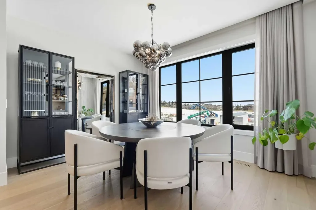 1700 73 Street SW Calgary AB T3H0J6