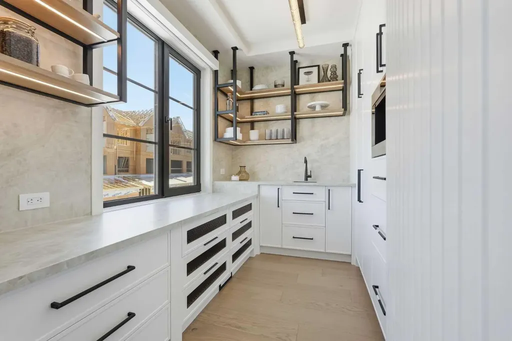 1700 73 Street SW Calgary AB T3H0J6