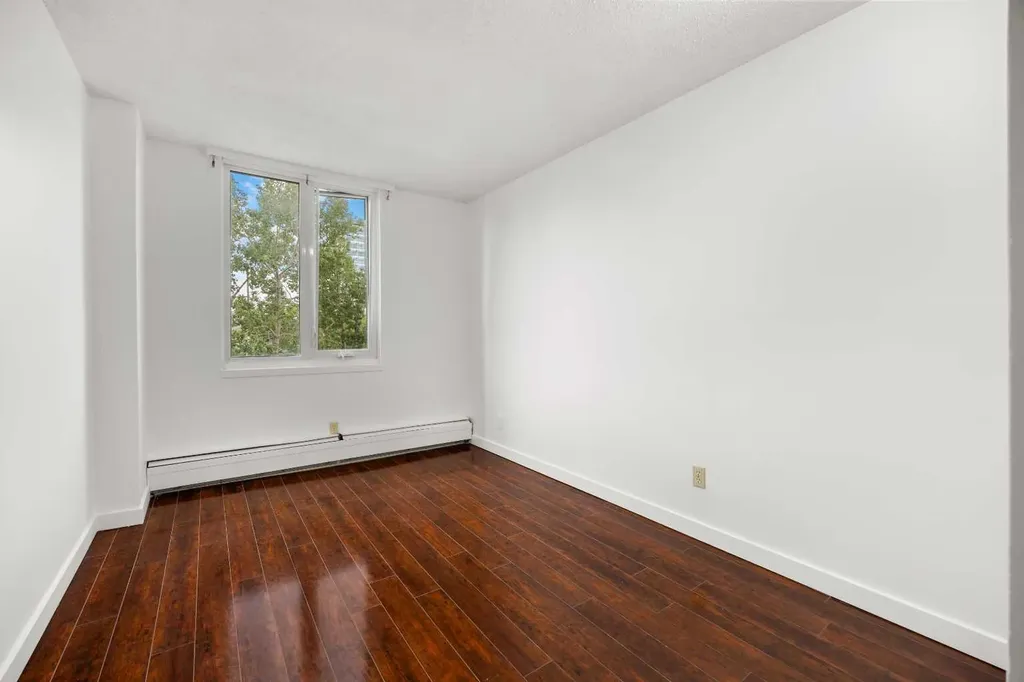 4944 Dalton Drive NW Calgary AB T3A 2E6