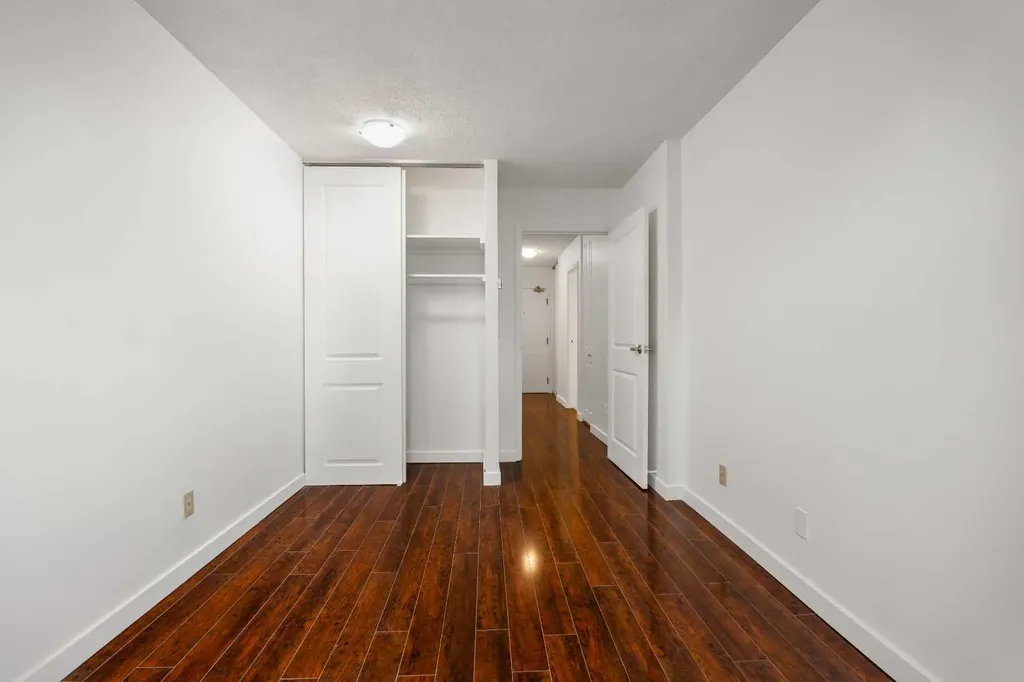 4944 Dalton Drive NW Calgary AB T3A 2E6