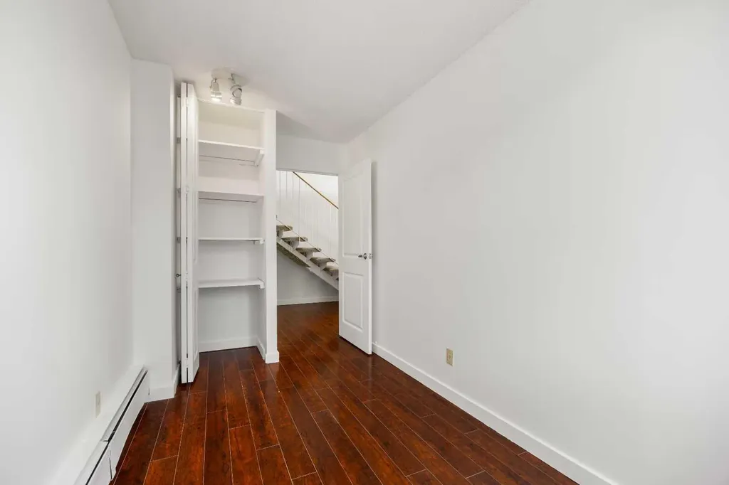 4944 Dalton Drive NW Calgary AB T3A 2E6