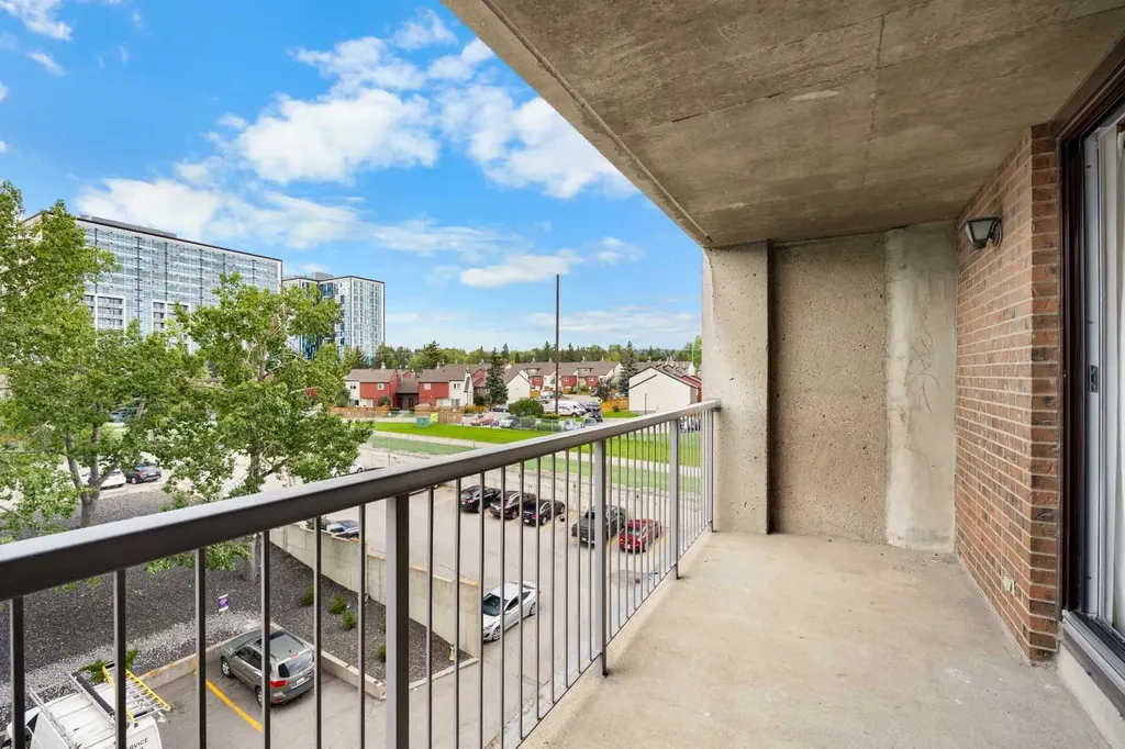 4944 Dalton Drive NW Calgary AB T3A 2E6