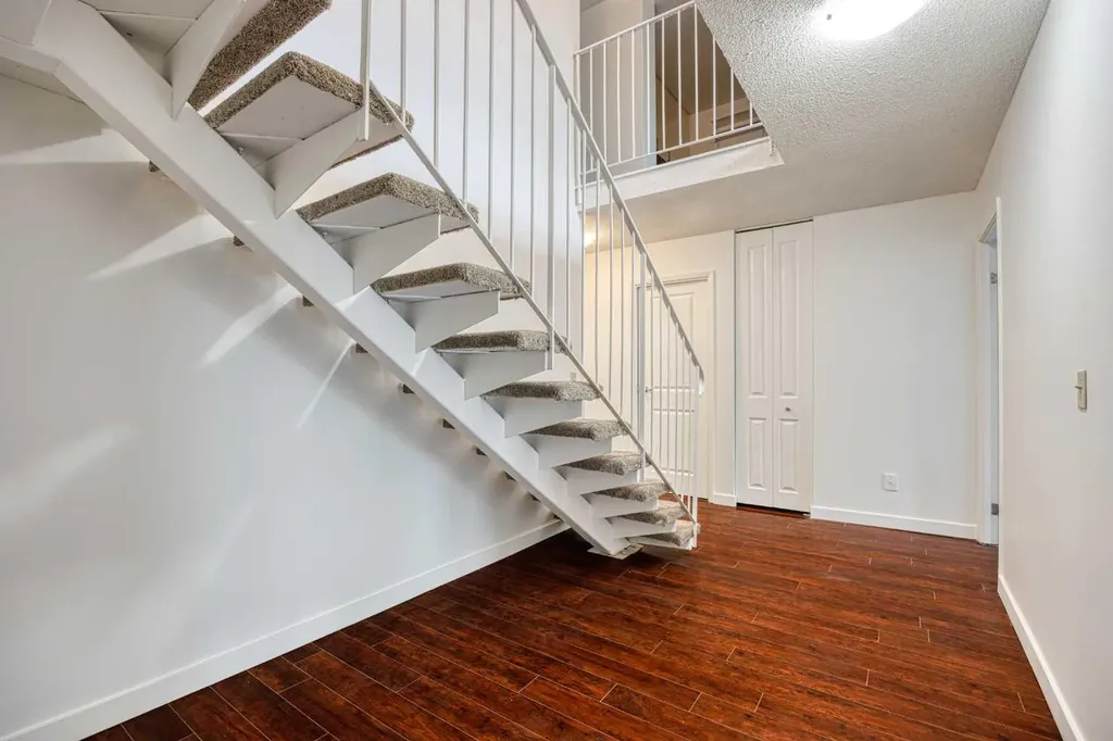4944 Dalton Drive NW Calgary AB T3A 2E6