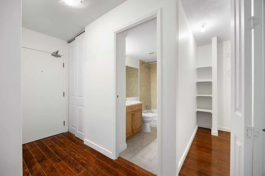 4944 Dalton Drive NW Calgary AB T3A 2E6