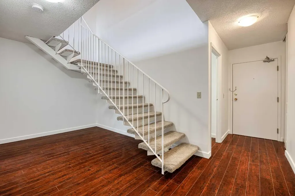 4944 Dalton Drive NW Calgary AB T3A 2E6