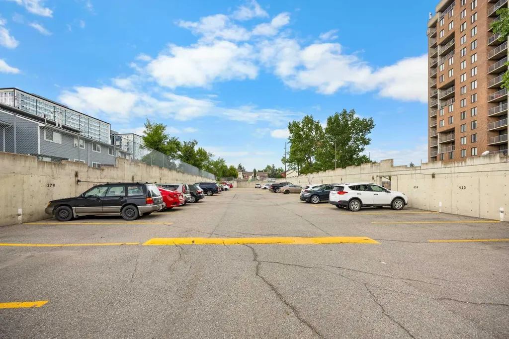 4944 Dalton Drive NW Calgary AB T3A 2E6