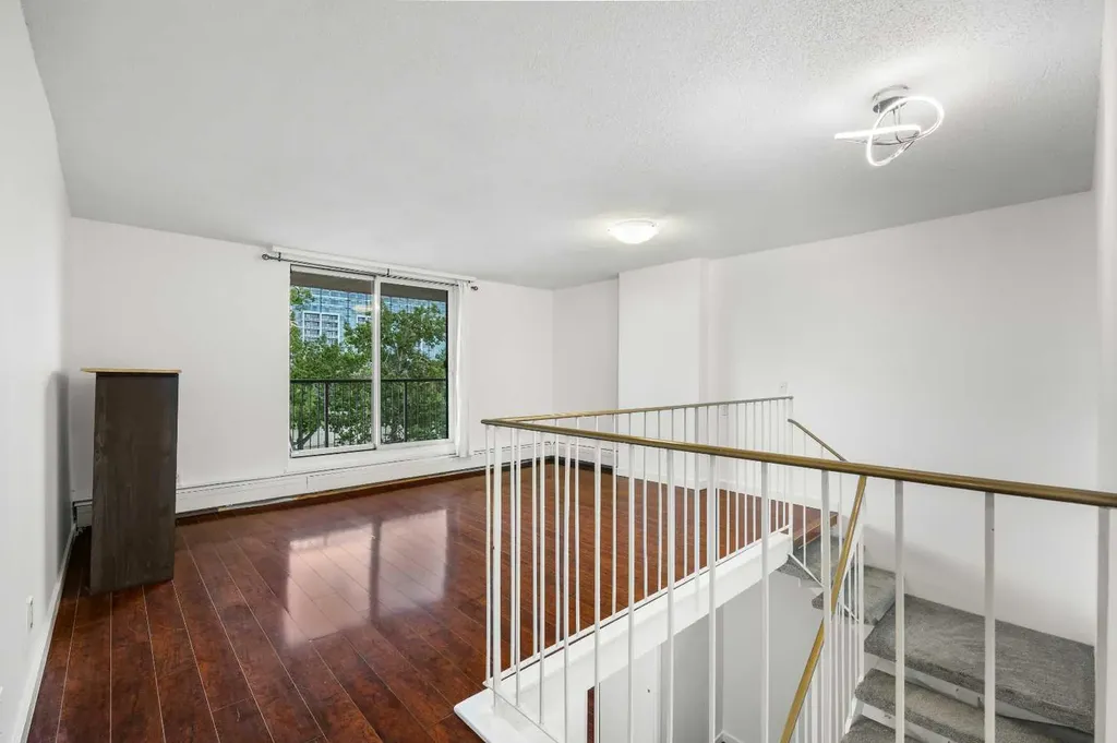 4944 Dalton Drive NW Calgary AB T3A 2E6