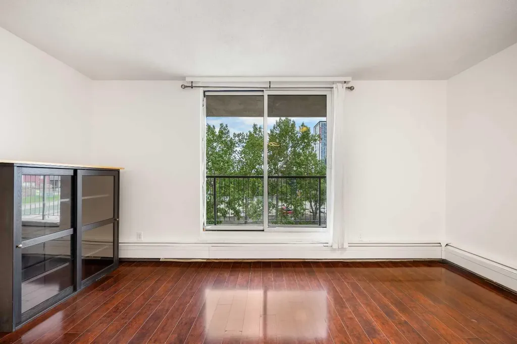 4944 Dalton Drive NW Calgary AB T3A 2E6