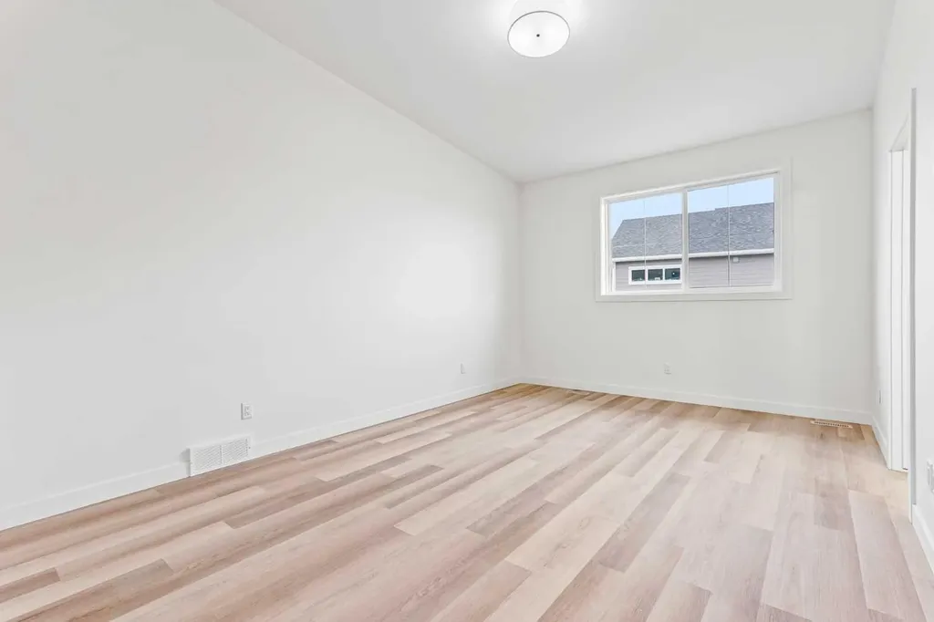 1612 Sixmile View S Lethbridge AB T1K 8J2