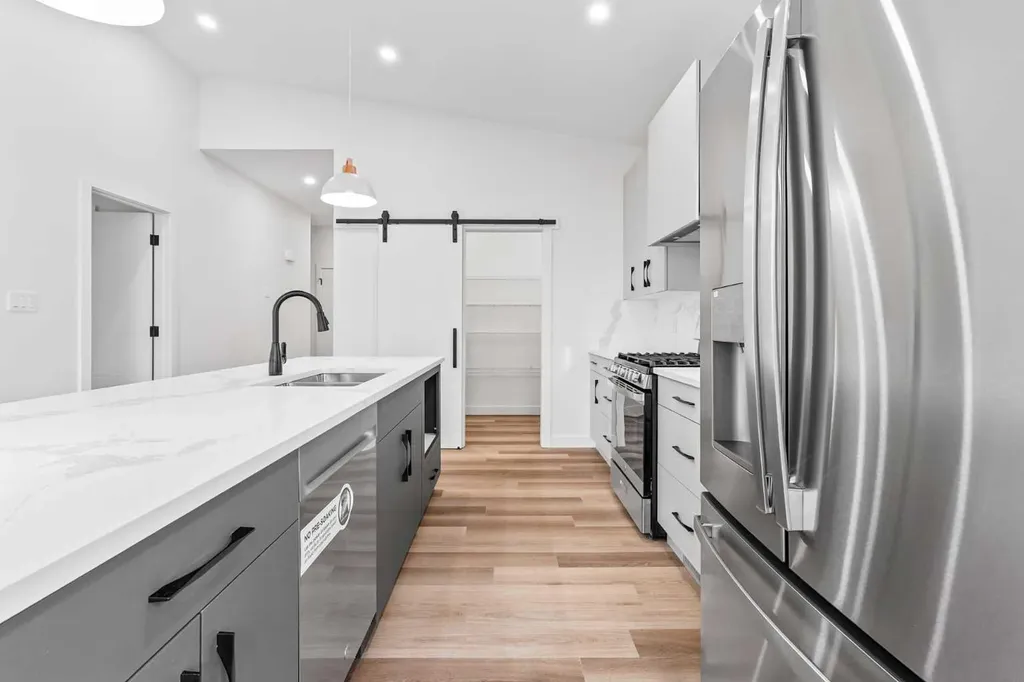 1612 Sixmile View S Lethbridge AB T1K 8J2