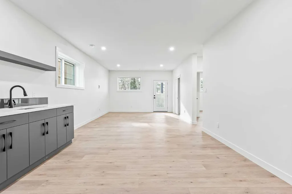 1612 Sixmile View S Lethbridge AB T1K 8J2