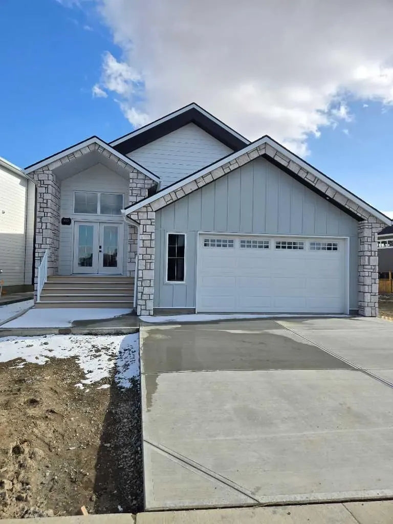 1612 Sixmile View S Lethbridge AB T1K 8J2