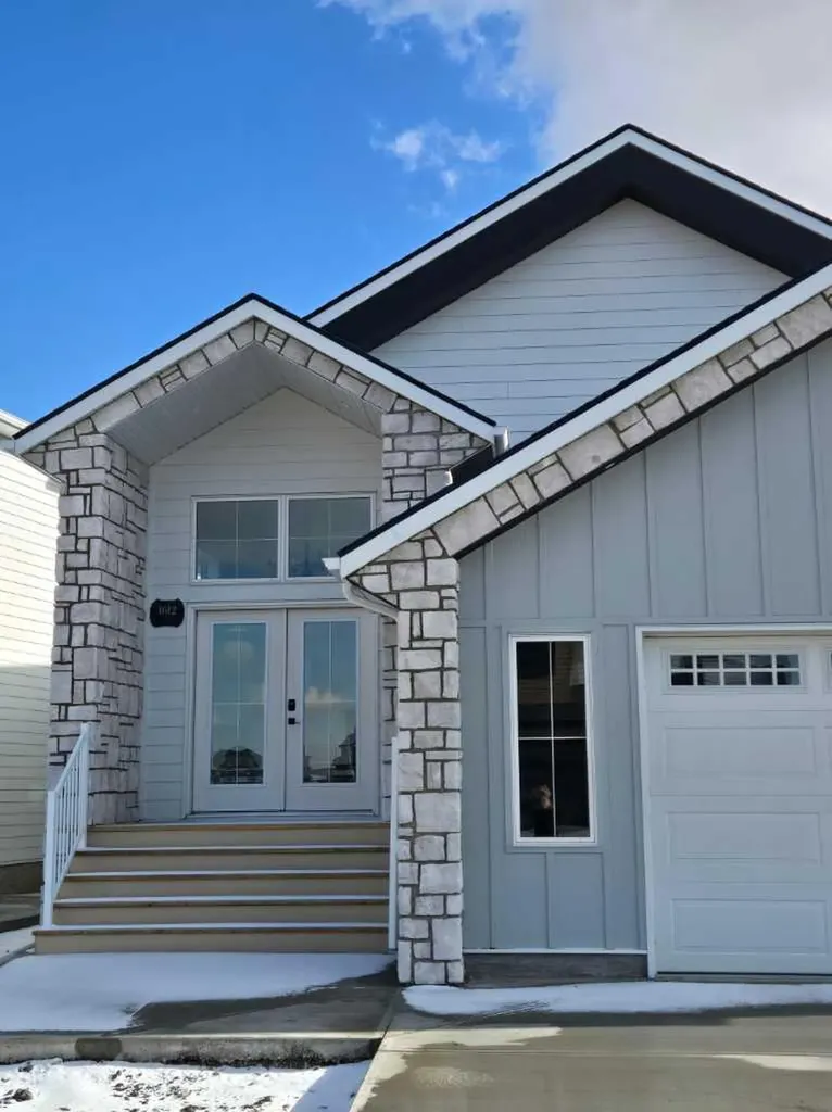 1612 Sixmile View S Lethbridge AB T1K 8J2