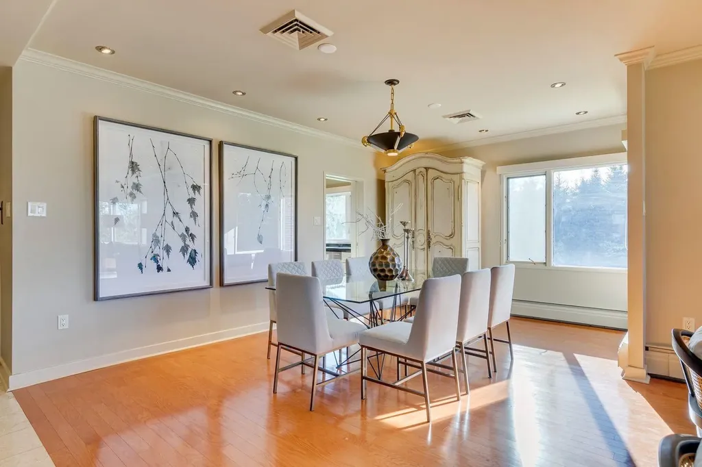 222 Eagle Ridge Drive SW Calgary AB T2V 2V7
