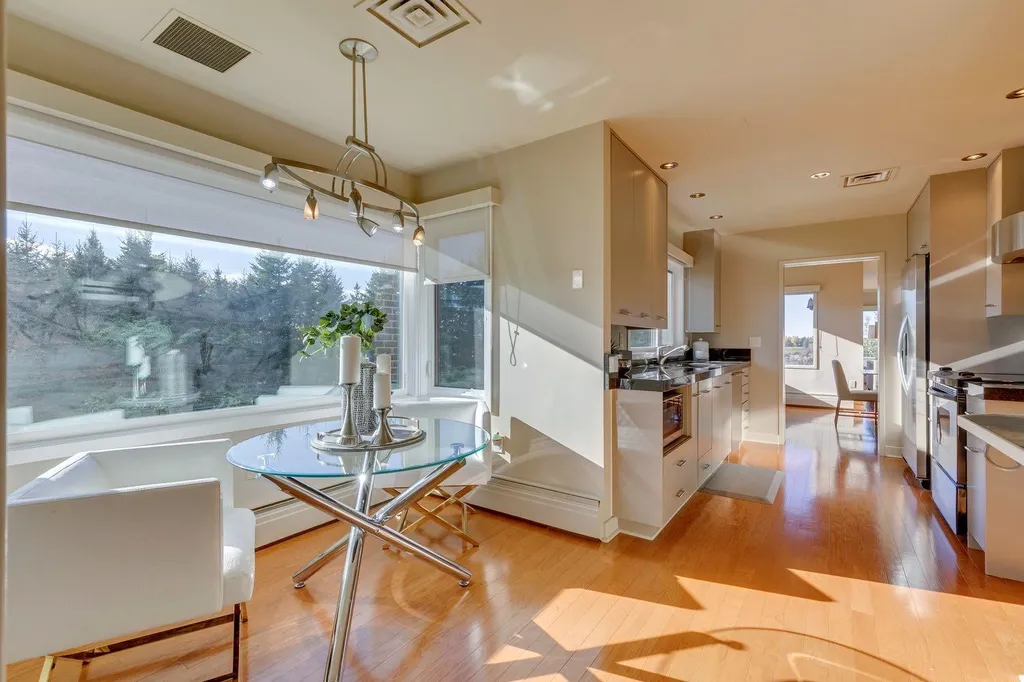 222 Eagle Ridge Drive SW Calgary AB T2V 2V7