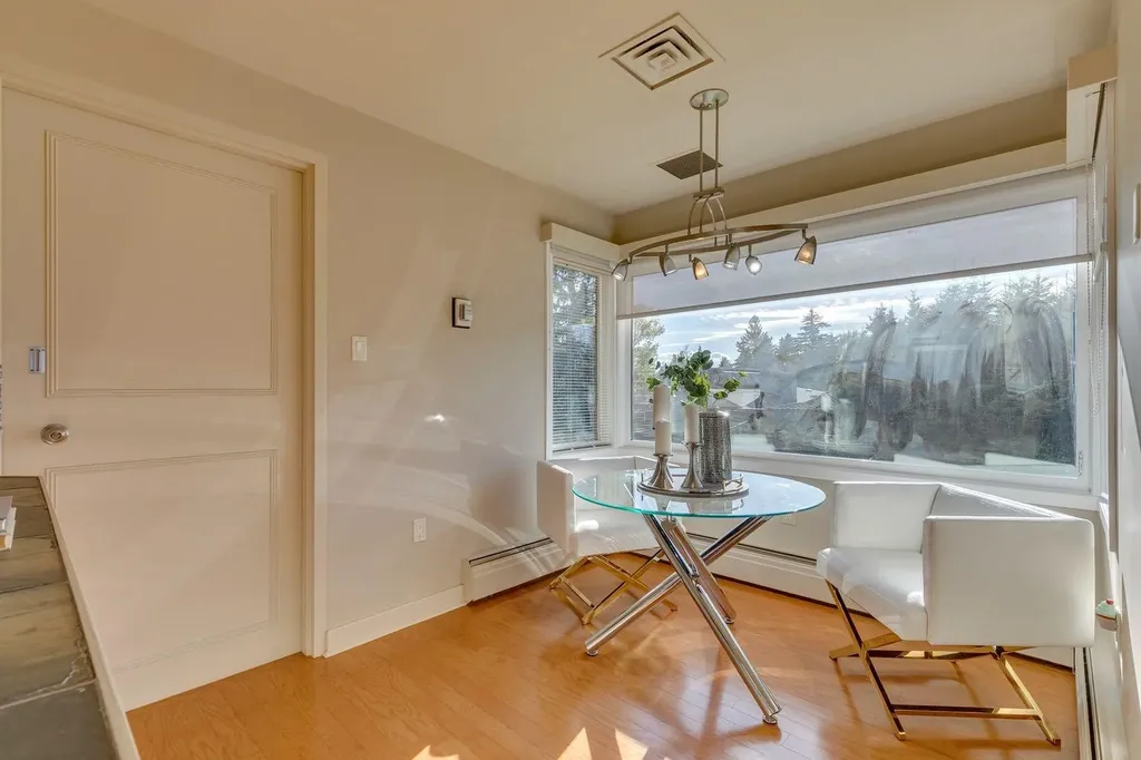 222 Eagle Ridge Drive SW Calgary AB T2V 2V7