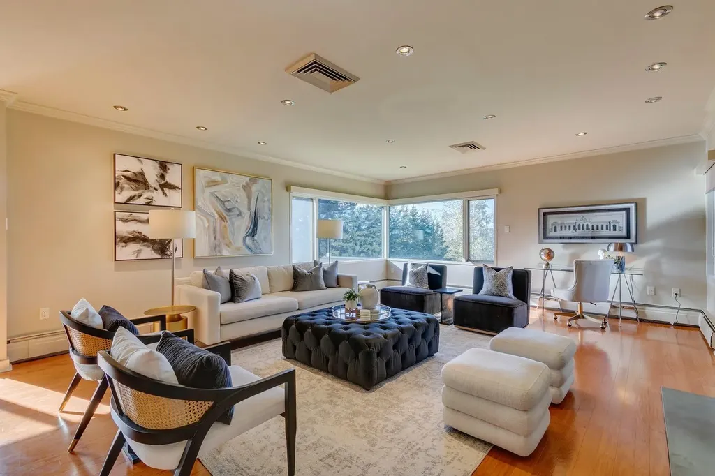 222 Eagle Ridge Drive SW Calgary AB T2V 2V7