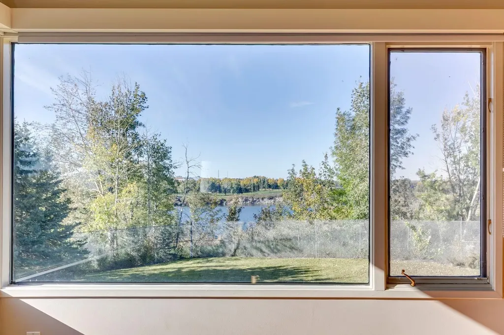222 Eagle Ridge Drive SW Calgary AB T2V 2V7