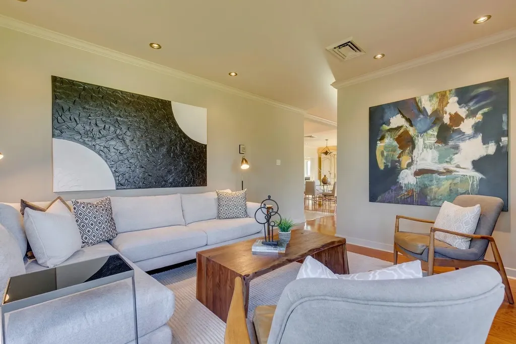 222 Eagle Ridge Drive SW Calgary AB T2V 2V7