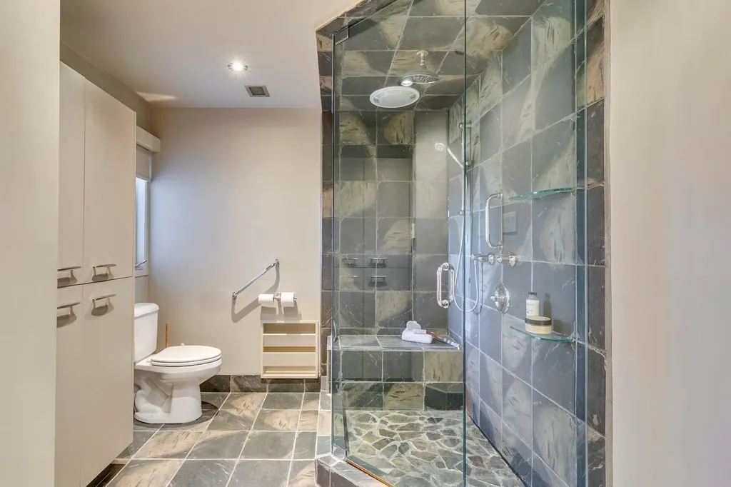 222 Eagle Ridge Drive SW Calgary AB T2V 2V7