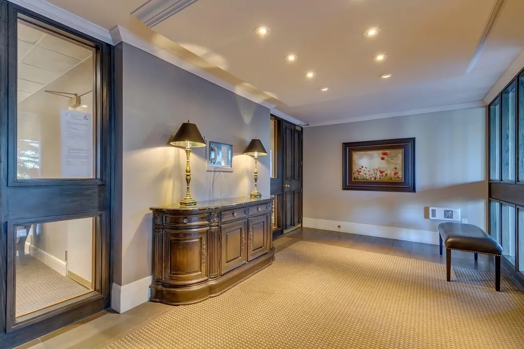222 Eagle Ridge Drive SW Calgary AB T2V 2V7