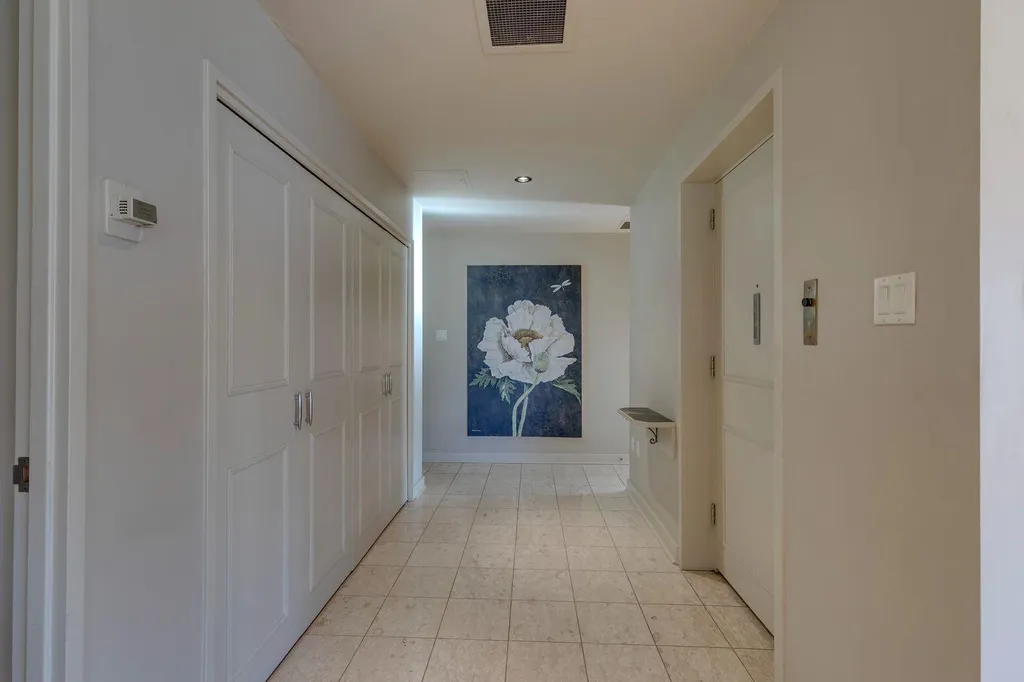 222 Eagle Ridge Drive SW Calgary AB T2V 2V7