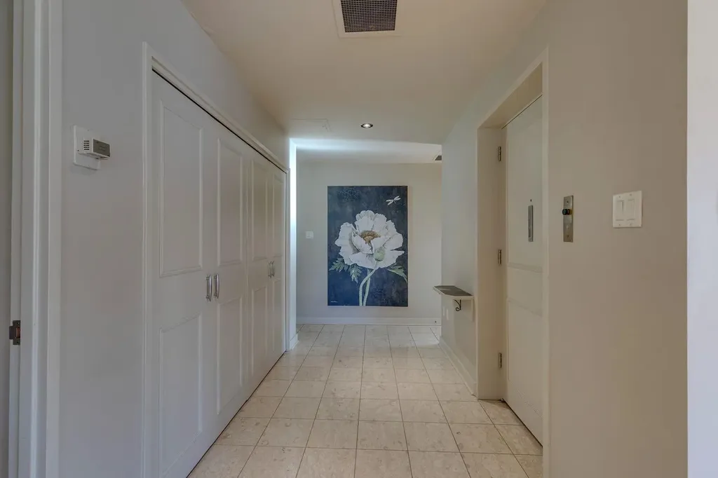 222 Eagle Ridge Drive SW Calgary AB T2V 2V7