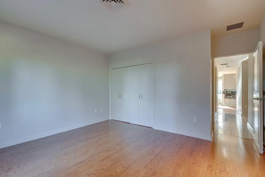 222 Eagle Ridge Drive SW Calgary AB T2V 2V7