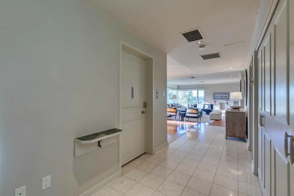 222 Eagle Ridge Drive SW Calgary AB T2V 2V7