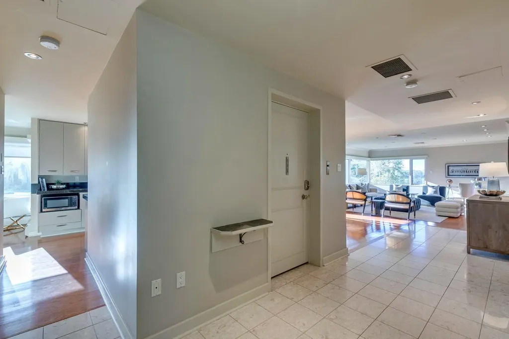 222 Eagle Ridge Drive SW Calgary AB T2V 2V7