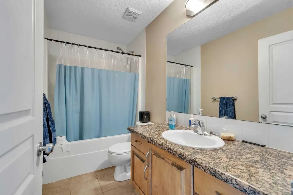 60 Sherwood Way NW Calgary AB T3B 1M7