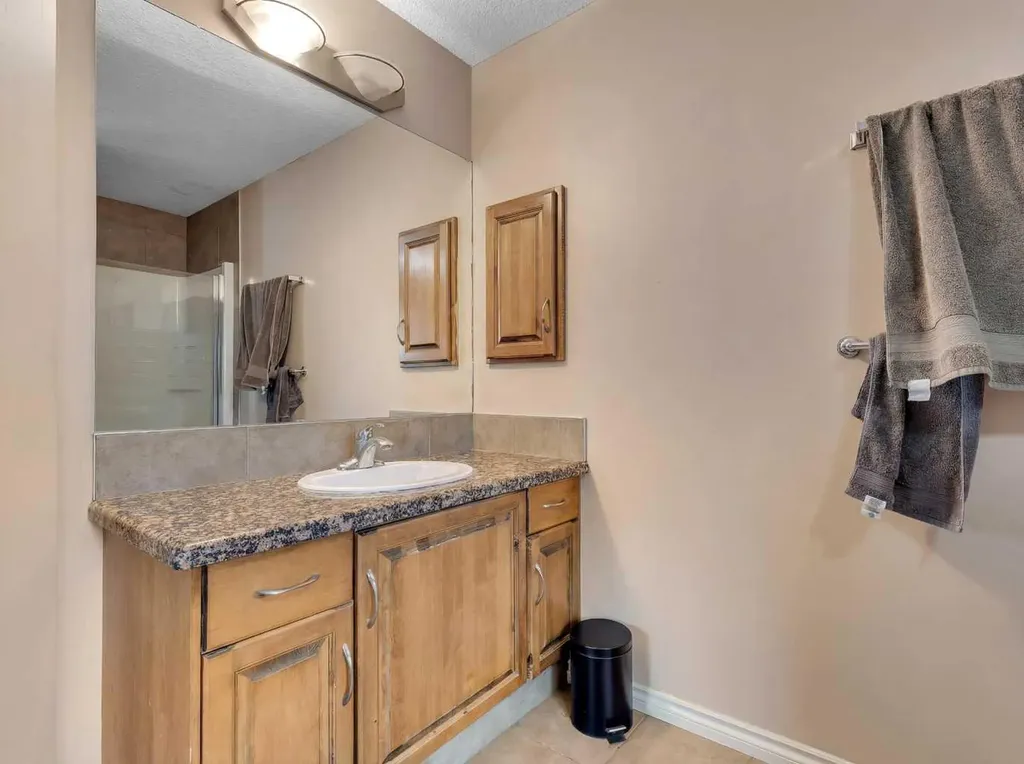 60 Sherwood Way NW Calgary AB T3B 1M7